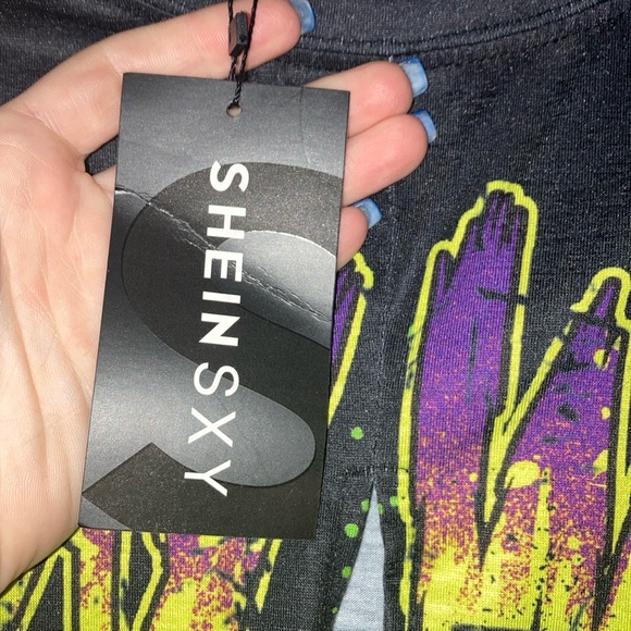 Brand new shirt from shein never worn! Size med - Picture 6 of 7